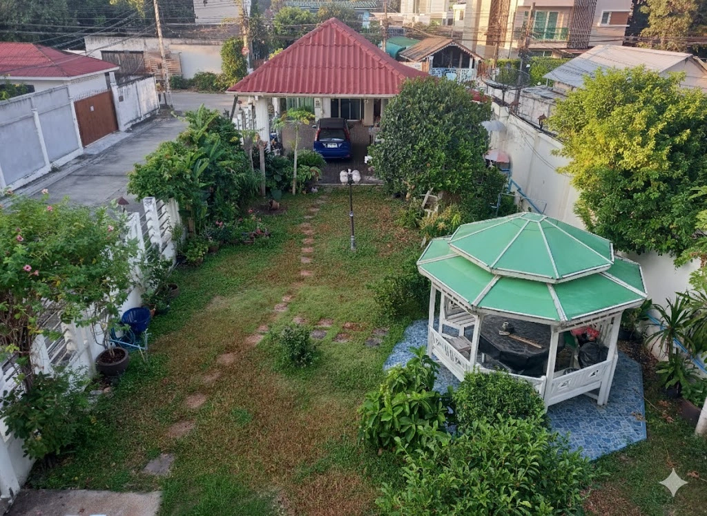 ขายที่ดิน แถมโรงรถและสนามหญ้า รามอินทรา ซอยมัยลาภ (แปลงมุม)